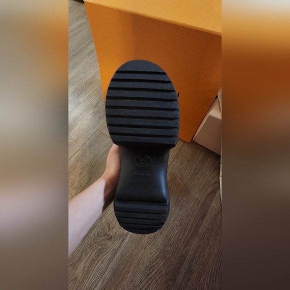 Louis Vuitton Archlight Sneaker, Size 37, Black and Brown - Picture 12 of 13